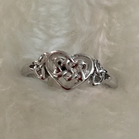 Heart Celtic Knot Ring - Picture 6 of 10